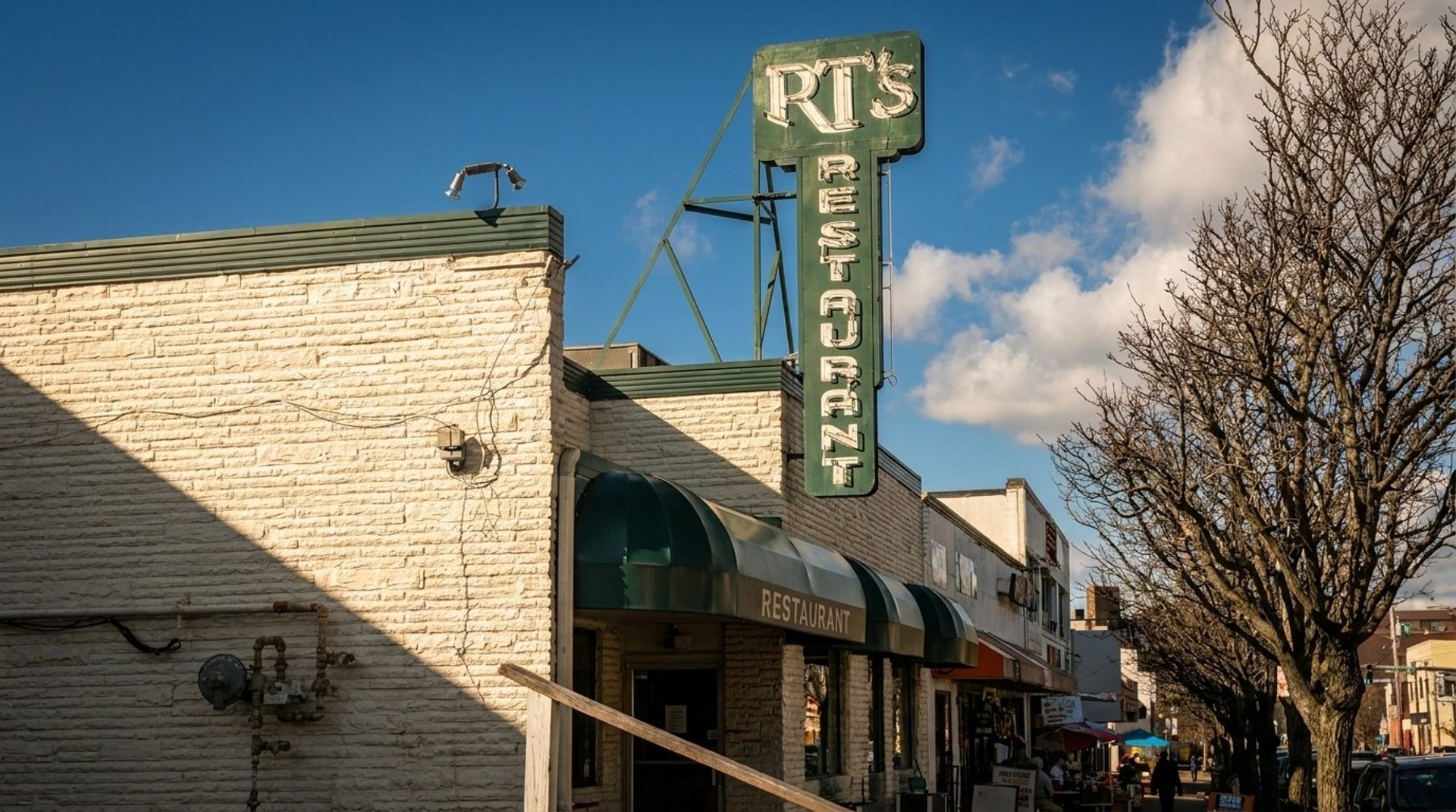Forbes-Recognized Southern Seafood Favorite